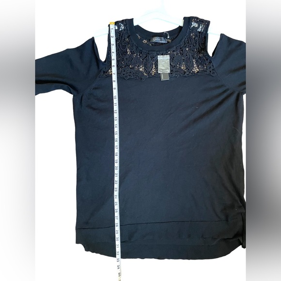 Black cold shoulder top - Picture 6 of 8